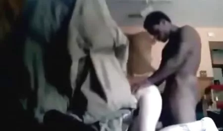 از لباس های تنگ و کانال جوکهای سکسی شورت آزاد شد.