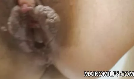 لیزا آن شروع به اسپری کردن واژن کانال sex در تلگرام چسبناک خود با دستان خود کرد