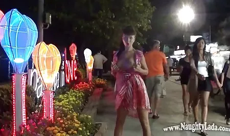 یک گوش دهنده sexytekil برای تحصیل درآمد سایت سکسی تلگرام کسب می کند